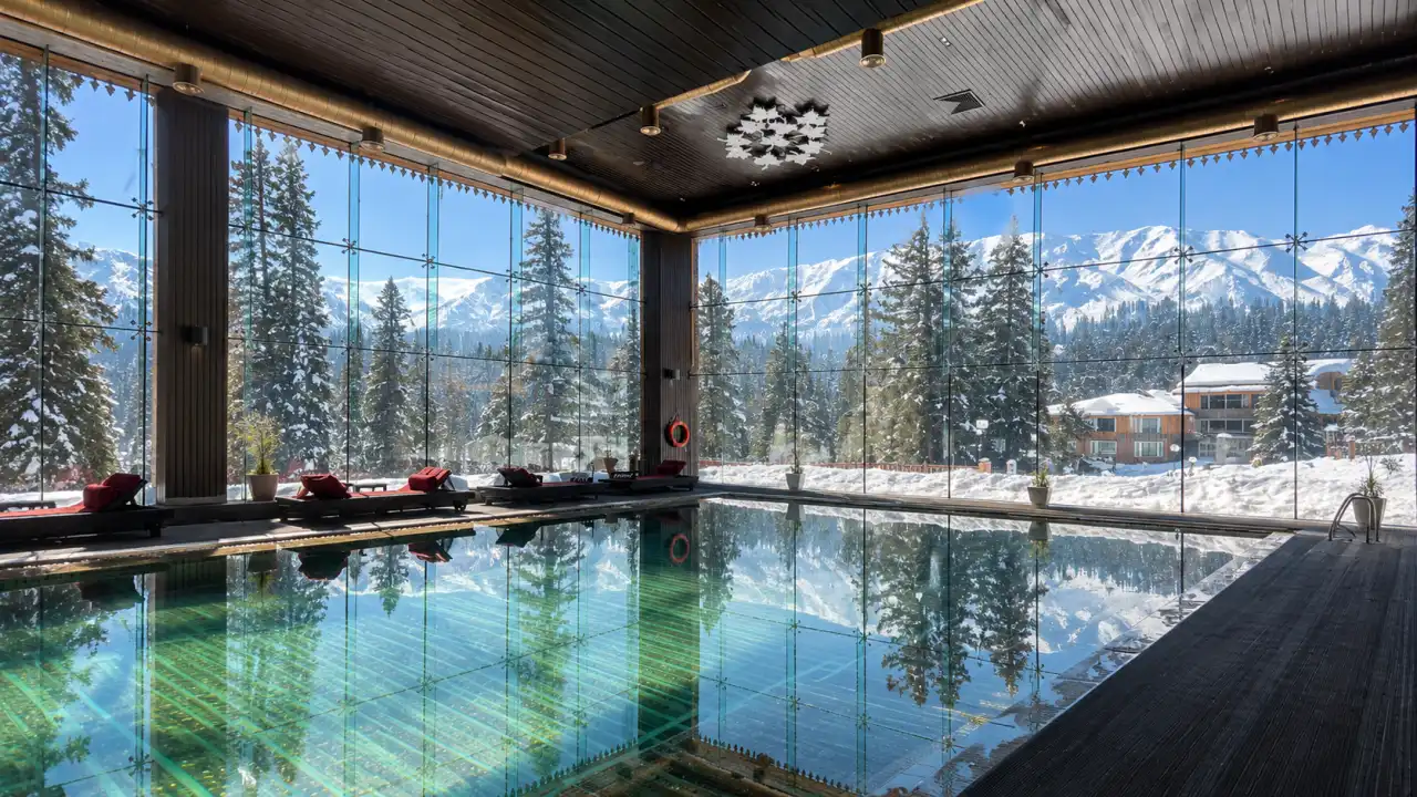 Luxury Stays in Gulmarg With Stunning Mountain Views