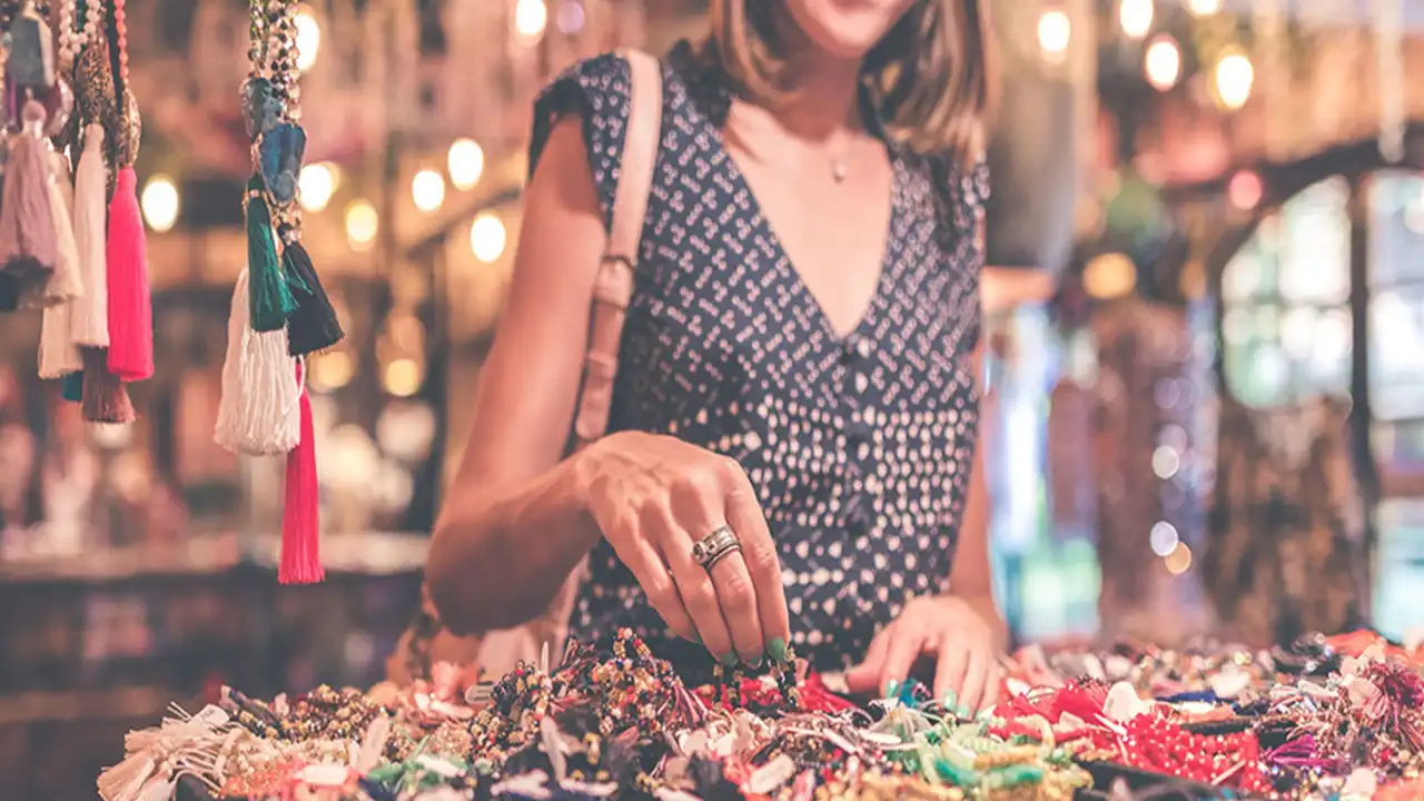 From Sarojini to Chandni Chowk: Delhi's Best Shopping Markets