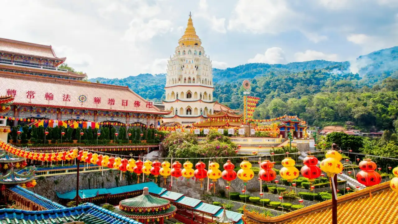 Have ₹1 Lakh for Your Holiday? Here's Where To Book A Trip