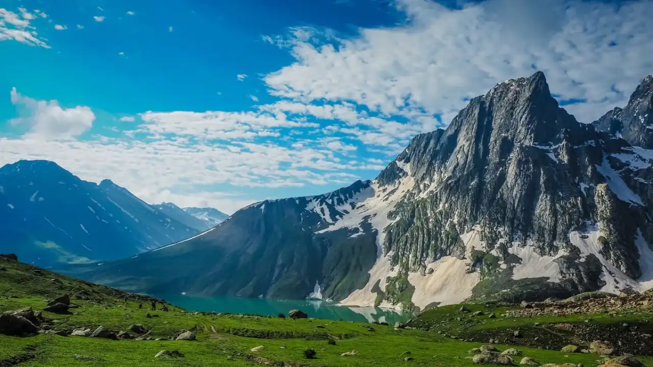 Srinagar: Lakes, Markets and Local Experiences