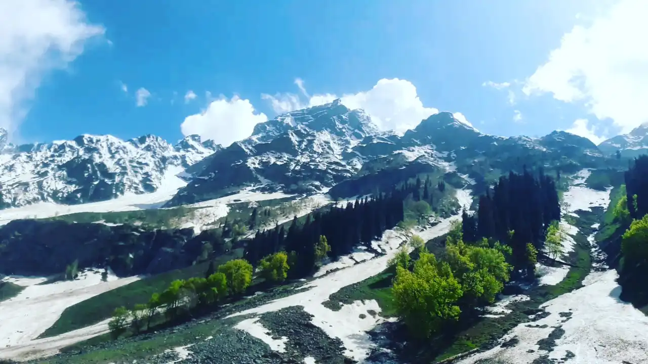 Sonamarg: A Weather-Dependent Excursion