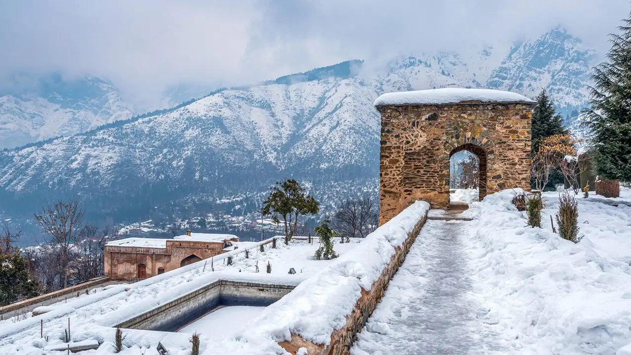 Pari Mahal: Views Over Srinagar