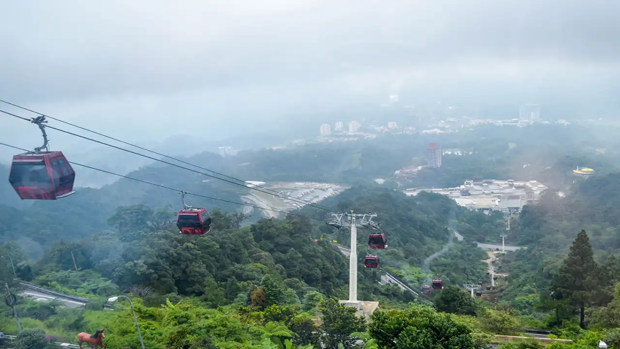 Genting Highlands: Theme Parks and Mountain Views