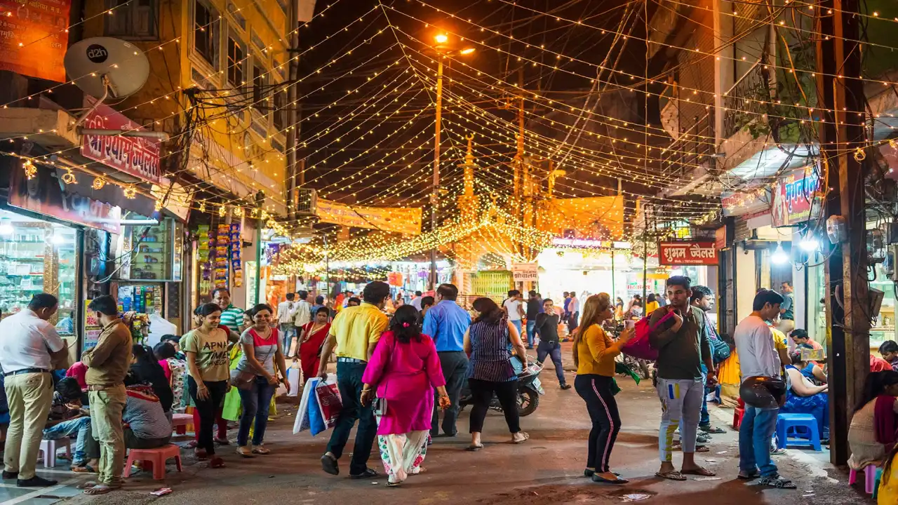 Sarafa Bazaar: A Must-Visit Night Food Market