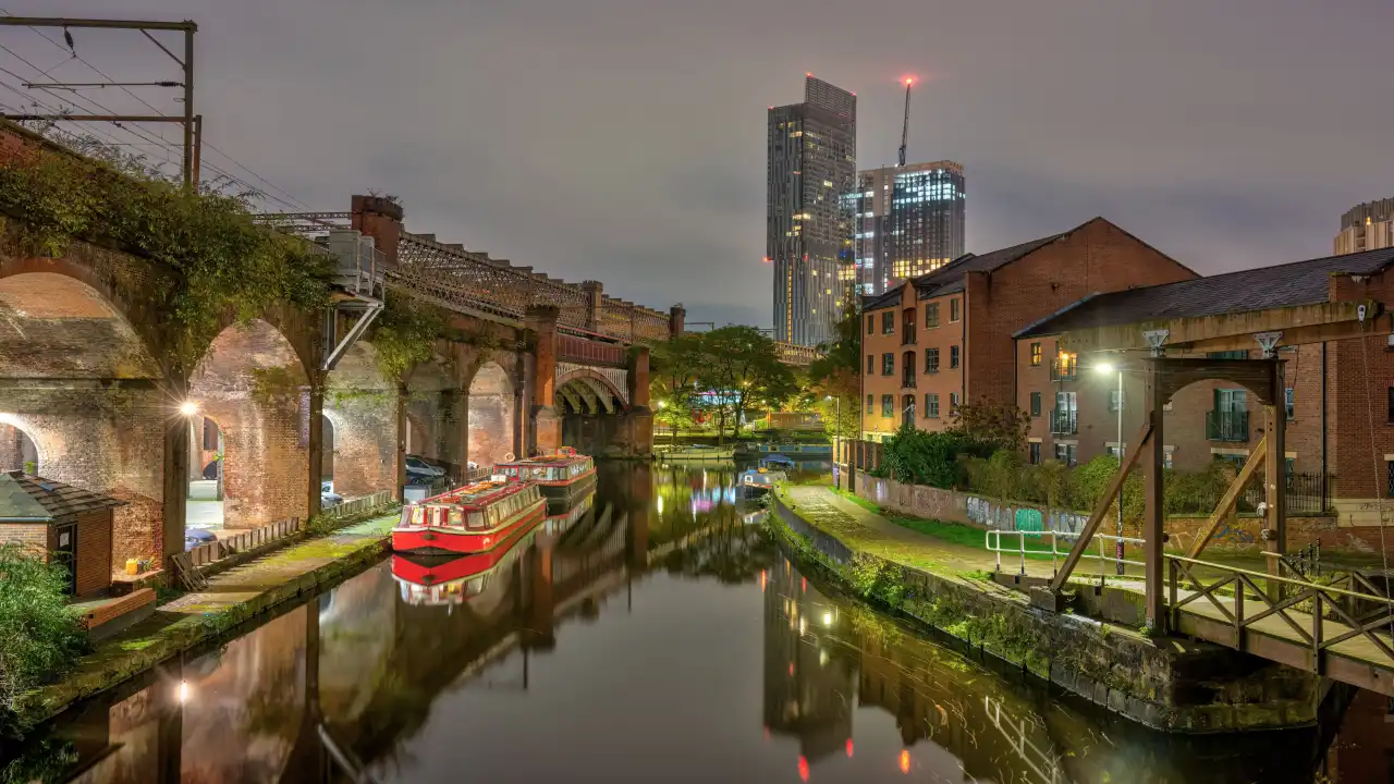 Manchester Travel Guide: Best Spots for Photography