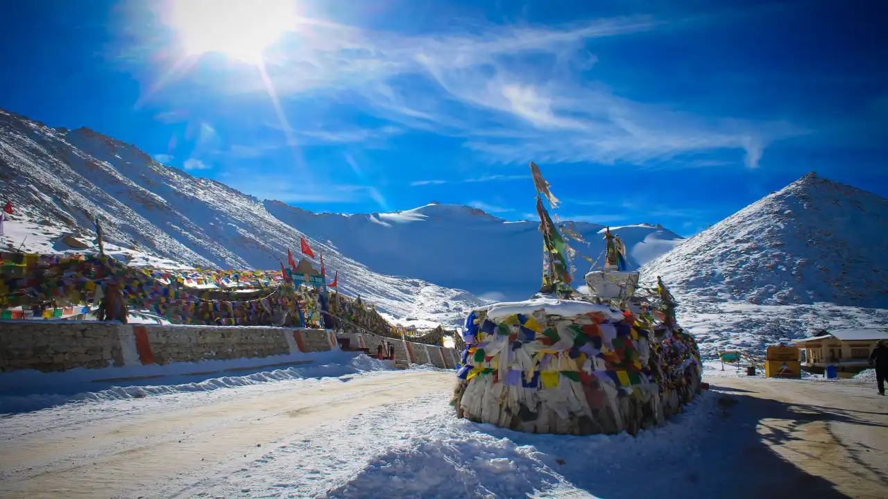 Khardung La, Ladakh: A Maggi Break During a Mountain Adventure