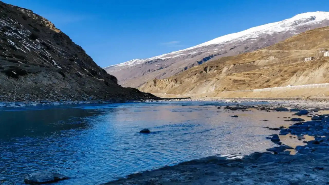 Sissu, Himachal Pradesh: Maggi with Mountain Views