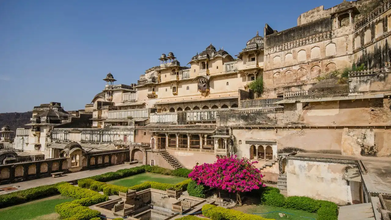 Bundi, Rajasthan: Stepwells and Royal Architecture