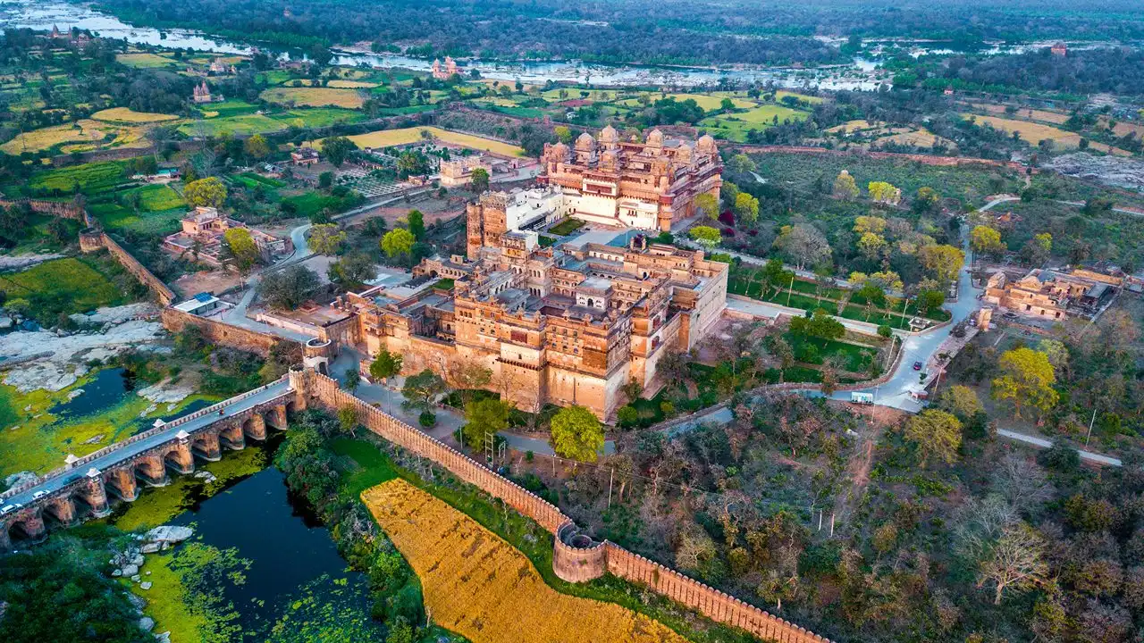 Orchha, Madhya Pradesh: Historic Palaces and Temples