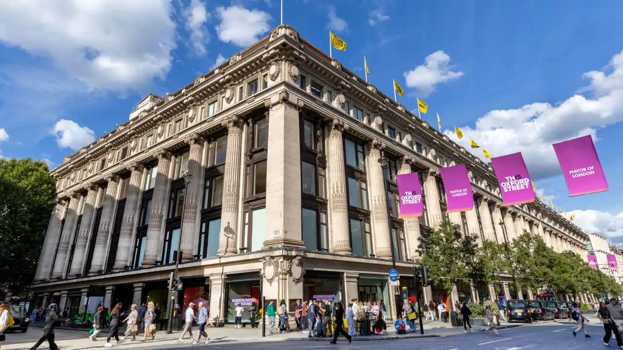 Selfridges, London – Love Actually
