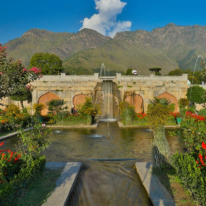 A Perfect Honeymoon Trip to Kashmir: Explore Love, Lakes, and Mountains