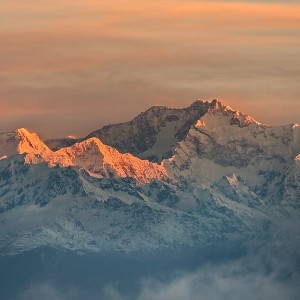 7-Day Classic Hills Panorama: Sunrise Peaks, Monasteries & Tea Estates