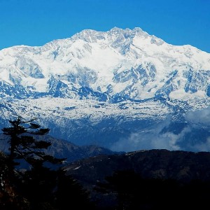 7-Day Classic Hills Panorama: Sunrise Peaks, Monasteries & Tea Estates