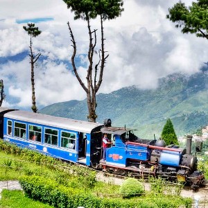 7-Day Classic Hills Panorama: Sunrise Peaks, Monasteries & Tea Estates