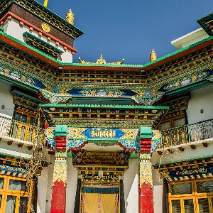 7-Day Classic Hills Panorama: Sunrise Peaks, Monasteries & Tea Estates
