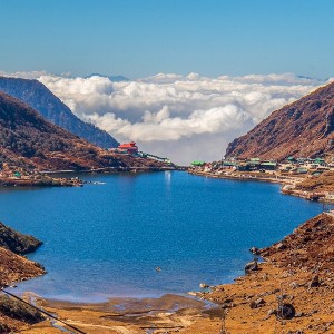 7-Day Classic Hills Panorama: Sunrise Peaks, Monasteries & Tea Estates