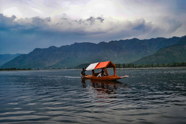 Across Meadows & Memories: Kashmir Holiday Package — photo 2