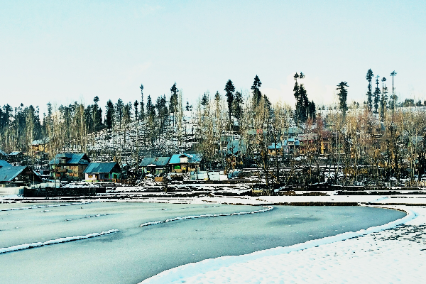 Across Meadows & Memories: Kashmir Holiday Package — photo 3