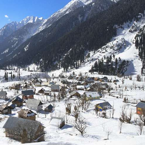 Across Meadows & Memories: Kashmir Holiday Package