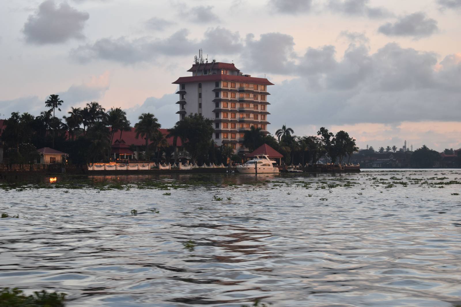 Cochin Trip: Explore Forts, Flavors & Backwater Beauty