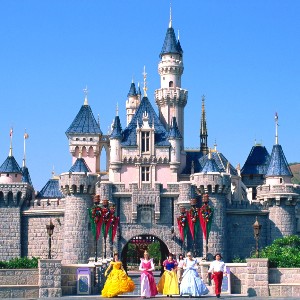 Discover Hong Kong & Macau with a 7 Nights 8 Days Holiday Package