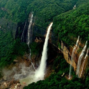 Discover Meghalaya’s Beauty: North East Honeymoon Package