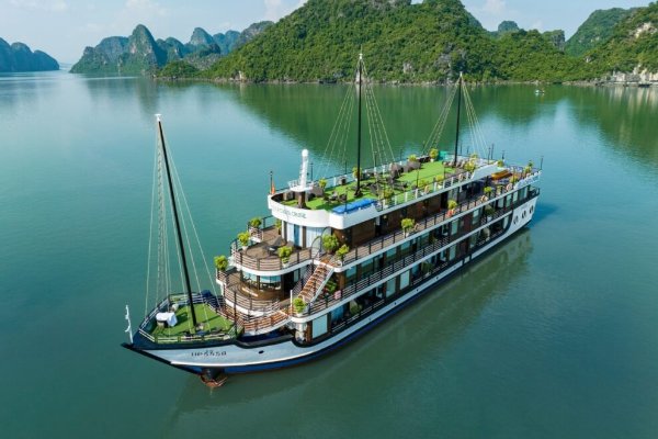 Exclusive Vietnam Honeymoon Tour Package: A Journey for Two — photo 2