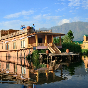 Heaven Unfolded: A 6D/5N Kashmir Tour Itinerary