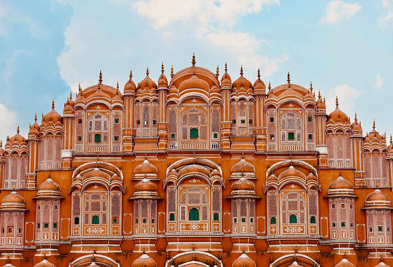 Jaipur and Udaipur Travel Package: A 6-Day Journey Through Rajasthan’s Regal Charm
