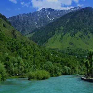 Kashmir Tour: 6-Day Scenic Escape