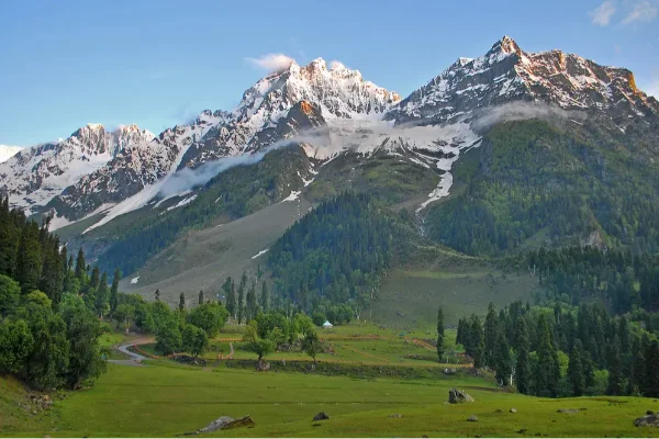 Kashmir Tour Itinerary: 6 Days of Lakes, Valleys & Himalayan Landscapes — photo 2