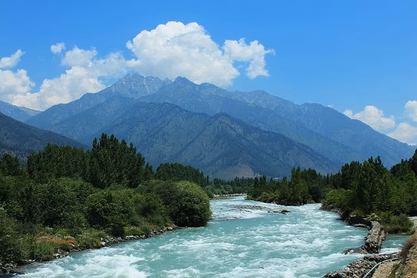 Kashmir Tour Itinerary: 6 Days of Lakes, Valleys & Himalayan Landscapes — photo 4