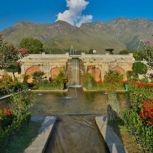 Kashmir Tour Itinerary: 6 Days of Lakes, Valleys & Himalayan Landscapes