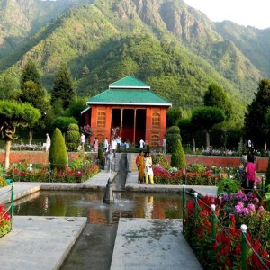 Kashmir Tour Itinerary: 6 Days of Lakes, Valleys & Himalayan Landscapes
