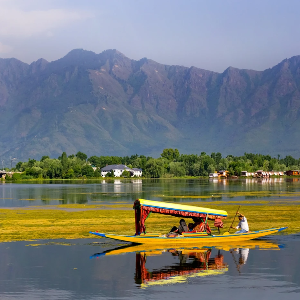 Kashmir trip package: A Heavenly Sojourn