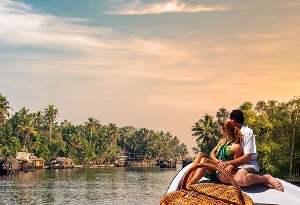 Kerala Trip Couple Package: 5-Day Cochin to Alleppey Tour