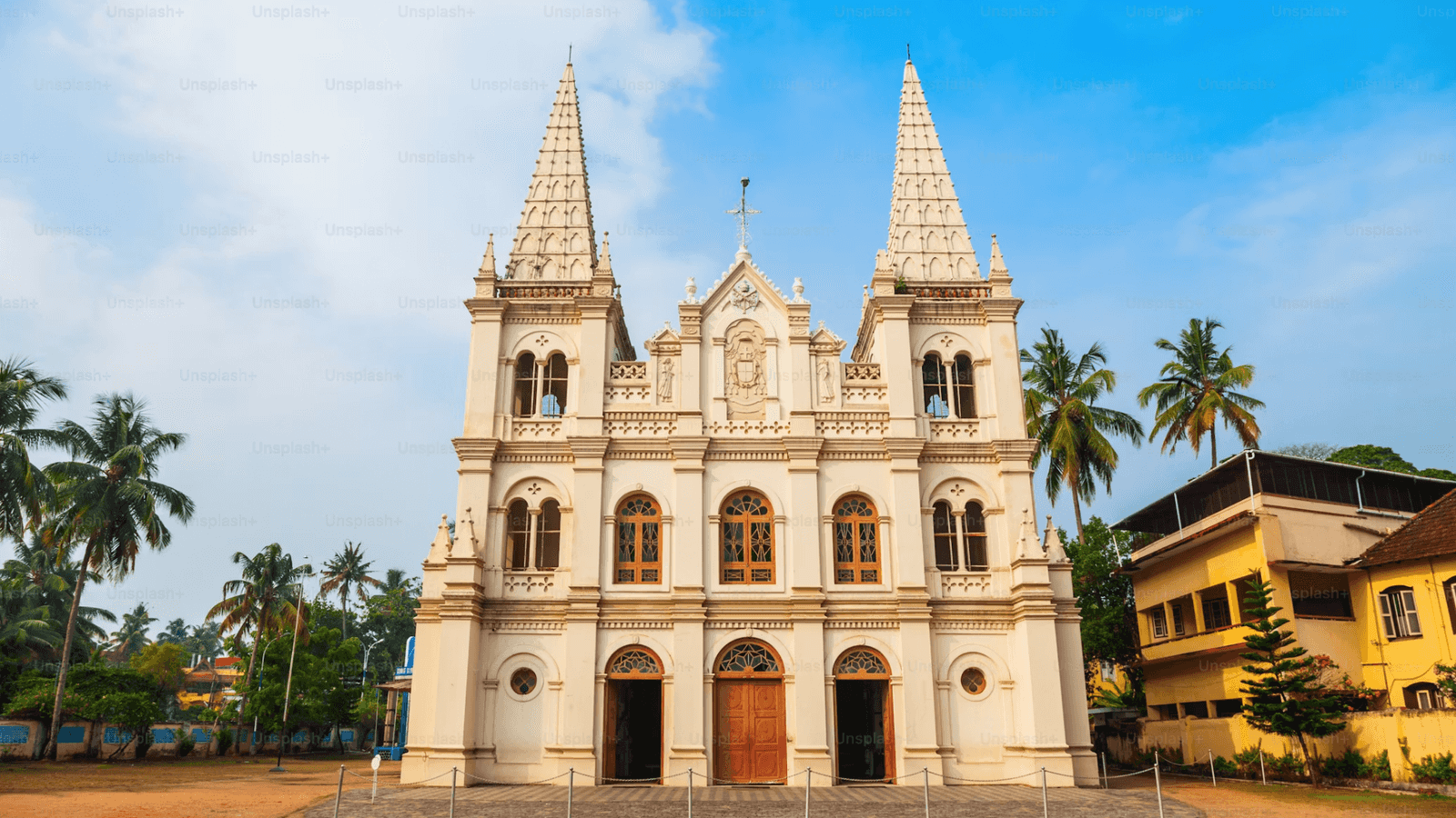 Kerala Trip Couple Package: 5-Day Cochin to Alleppey Tour