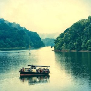 Kerala Trip Couple Package: 5-Day Cochin to Alleppey Tour