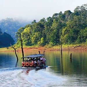 Kerala Trip Couple Package: 5-Day Cochin to Alleppey Tour