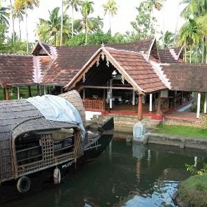 Kerala Vacation Packages: A 6-Day Romantic Escape for Couples