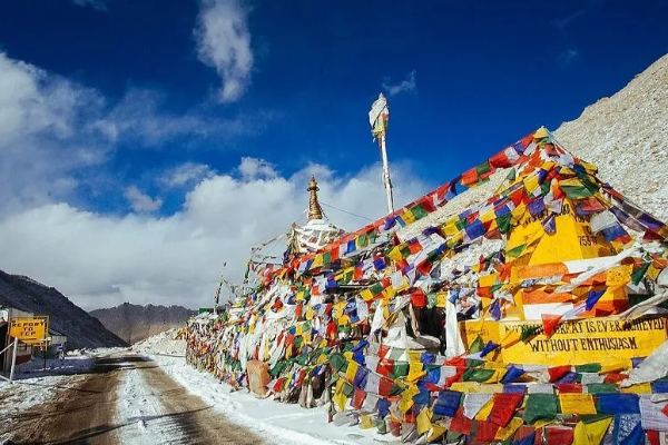 Leh Ladakh 5 Nights 6 Days Friends Trip: Adventure, Fun, and Nature — photo 1