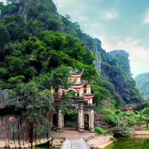 Vietnam Couple Package: 8 Days of Romance & Discovery