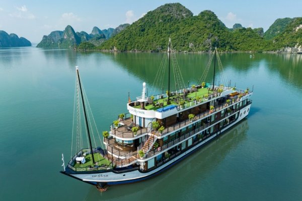 Vietnam Family Holiday Package: Hanoi & Halong Bay — photo 3