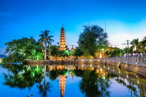 Vietnam Honeymoon Itinerary: Ho Chi Minh & Hanoi Romance — photo 2