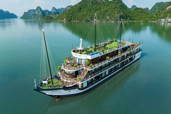 Vietnam Honeymoon Trip Package for couple : A Romantic Escape — photo 1
