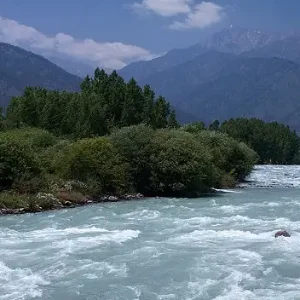 Where Love Meets the Mountains: Kashmir Couple Package